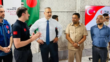 উখিয়ার রোহিঙ্গা ক্যাম্প পরিদর্শন করলেন তুরস্কের পররাষ্ট্রমন্ত্রী