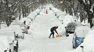 যুক্তরাষ্ট্রে তুষার ঝড়ে ৩০ জনের মৃত্যু, হাজারো ফ্লাইট বাতিল যুক্তরাষ্ট্রে তুষার ঝড়ে ৩০ জনের মৃত্যু, হাজারো ফ্লাইট বাতিল