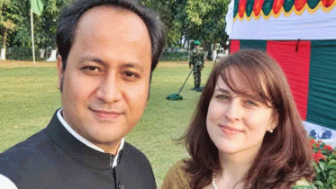 সাবেক শিক্ষামন্ত্রীর স্ত্রী ইমা বার্টনের দেশত্যাগে নিষেধাজ্ঞা সাবেক শিক্ষামন্ত্রীর স্ত্রী ইমা বার্টনের দেশত্যাগে নিষেধাজ্ঞা