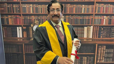 বিএসএমএমইউর উপাচার্য’র ‘এফআরসিএস’ সনদ গ্রহণ