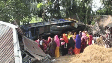 সিরাজগঞ্জের তাড়াশে ট্রাক নিয়ন্ত্রণ হারিয়ে নিহত ১