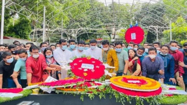 ছয় দফা দিবসে বঙ্গবন্ধুর প্রতিকৃতিতে ছাত্রলীগের শ্রদ্ধা