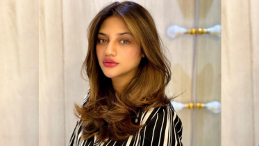 সন্তানের বাবার পরিচয় প্রকাশ্যে আনলেন নুসরাত!