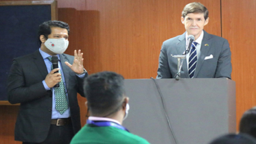 শিক্ষার্থী-পুলিশ সম্পর্ক বাড়াতে সহায়তা করছে মার্কিন যুক্তরাষ্ট্র