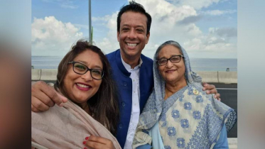 পদ্মা সেতুতে ভাই ও মায়ের সঙ্গে পুতুলের সেলফি