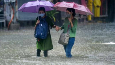 দুর্যোগে বিপর্যস্ত উত্তরপ্রদেশ, তুমুল ঝড়বৃষ্টিতে নিহত ২২