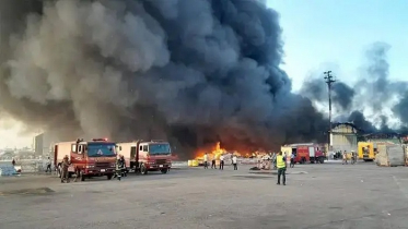 বিমানবন্দরের কার্গো ভিলেজে আগুন ছড়ায় কুরিয়ার পণ্যের স্তূপ থেকে