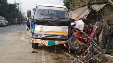 আত্মীয়ের লাশ দেখতে গিয়ে লাশ হলেন তিন নারী