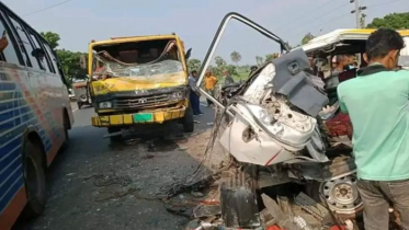 সাতক্ষীরায় ট্রাকের সঙ্গে অ্যাম্বুলেন্সের সংঘর্ষ, নিহত ৪