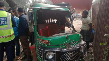 শাহজাদপুরে বাস-অটোরিক্সার সংঘর্ষে মা-মেয়ে নিহত, আহত ৪