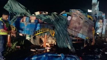 মাওয়া এক্সপ্রেসওয়েতে বাস-ট্রাক সংঘর্ষ, নিহত ৪