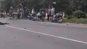 রাজশাহীতে ট্রাকচাপায় মোটরসাইকেল আরোহী ৩ বন্ধু নিহত