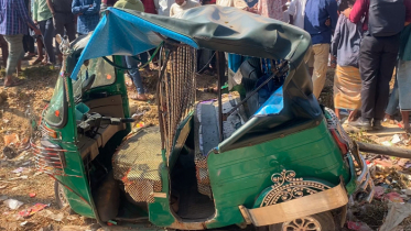 মিরসরাইয়ে ট্রাক-অটোরিকশার সংঘর্ষে দুই শিক্ষার্থী নিহত, আহত ৪