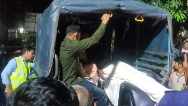 কুড়িগ্রামে ট্রাক-মাইক্রোবাস সংঘর্ষ, শিশুসহ নিহত ৩