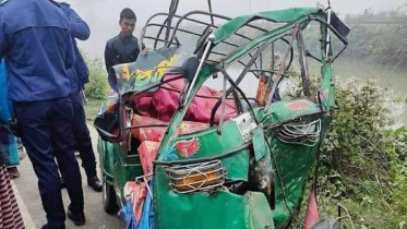 কুমিল্লায় বাস-সিএনজি সংঘর্ষে একই পরিবারের ৪ জন নিহত