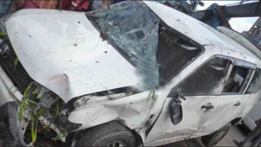 প্রাইভেটকারে বাসের ধাক্কা, নিহত ৪