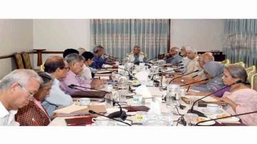 বন্যাকবলিত মানুষের পাশে দাঁড়ানোর নির্দেশ ড. ইউনূসের