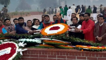 জাতীয় স্মৃতিসৌধে ডিএনসিসি’র মেয়রের শ্রদ্ধা