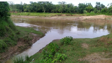 চুনারুঘাটে একটি ব্রীজের অভাবে ভোগান্তিতে লক্ষাধিক মানুষ