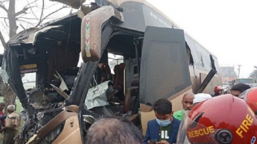 বগুড়ায় দু’টি বাসের মুখোমুখি সংঘর্ষে নিহত ৩