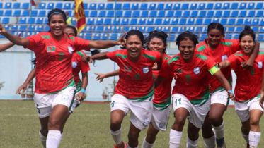 কঠিন পরিকল্পনায় বাংলার বাঘিনীরা