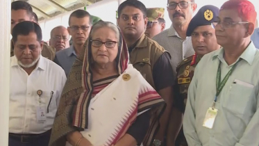 ক্ষতিগ্রস্ত মেট্রোরেল স্টেশন পরিদর্শন করলেন প্রধানমন্ত্রী