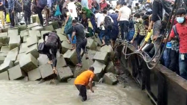 ভোলার ফেরিঘাটে ধাক্কাধাক্কিতে ৩ যাত্রী নদীতে