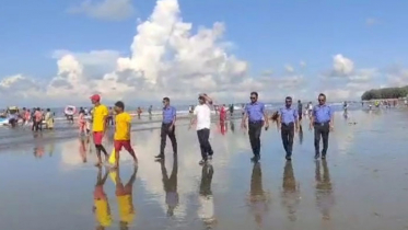 সৈকতে গোসল করতে নেমে শিক্ষার্থী নিখোঁজ