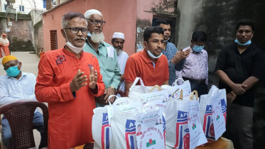 রাজধানীতে যুবলীগ নেতা বিল্লালের ত্রাণ বিতরণ