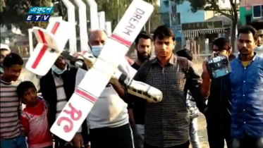 বিমান বানিয়ে আলোচনায় ঠাকুরগাঁওয়ের সালাউদ্দিন (ভিডিও)