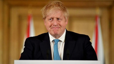 চরম সঙ্কটে জনসনের রাজনৈতিক ভবিষ্যৎ