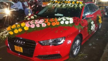 যৌতুকের গাড়ির টেস্ট ড্রাইভেই পরিবারের ৫ জনকে চাপা দিলেন বর!