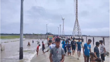 নিম্নচাপের প্রভাবে কক্সবাজারের নিম্নাঞ্চল প্লাবিত, সৈকতের ১০ পয়েন্টে ভাঙন