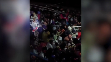 সমুদ্রপথে মালয়েশিয়া যাওয়ার পথে ১০ দালালসহ ২৭৩ জন আটক