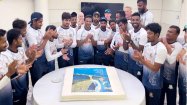 ক্যারিবীয় দ্বীপে কেক কেটে পদ্মা সেতুর উদ্বোধন উদযাপন