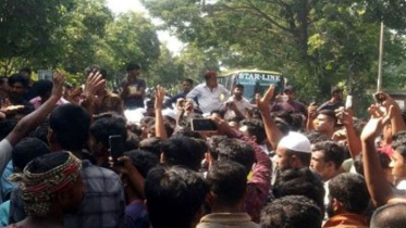ট্রাকচাপায় শিক্ষার্থীর মৃত্যু: ঢাকা-চট্টগ্রাম মহাসড়ক অবরোধ