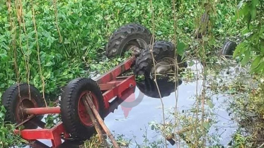 কুমিল্লায় ইটবোঝাই ট্রাক্টর খাদে পড়ে নিহত ৩