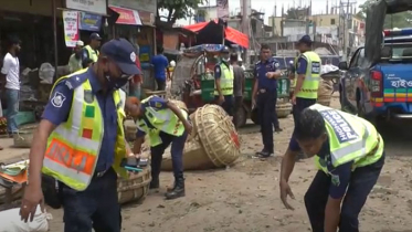 ঈদযাত্রা নির্বিঘ্ন রাখতে ঢাকা-চট্টগ্রাম মহাসড়কে অবৈধ বাজার উচ্ছদ