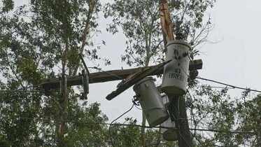 ঝড়ে কুমিল্লায় ৩৫ ট্রান্সফর্মার নষ্ট, মিটার ভেঙ্গেছে ৫৫০টি