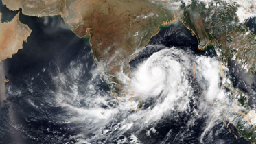 সুস্পষ্ট লঘুচাপটি আরও ঘণীভূত হচ্ছে