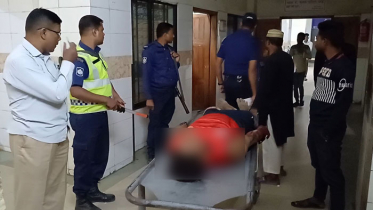 পুলিশের ধাওয়া খেয়ে ট্রাক উল্টে ডাকাত নিহত, আহত ২