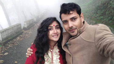 দেবলিনা ও তথাগত’র ৮ বছরের দাম্পত্য কি ভাঙনের পথে?