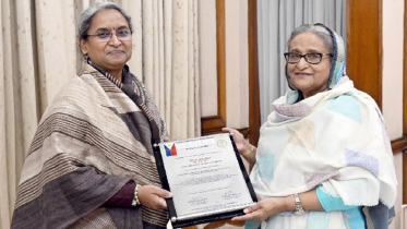 প্রধানমন্ত্রীর কাছে এসএসসি ও সমমান পরীক্ষার ফল হস্তান্তর