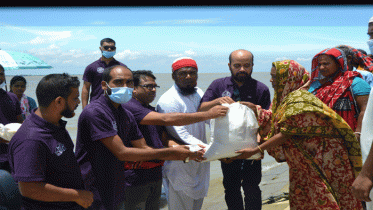 দোহারে বানভাসীদের মাঝে খাদ্য সামগ্রী বিতরণ