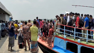 পাটুরিয়া-দৌলতদিয়া রুটে দ্বিগুণ যাত্রী নিয়ে চলছে লঞ্চ