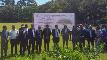 বঙ্গবন্ধুর খুনিদের আশ্রয় দেওয়া লজ্জার: ড. মোমেন