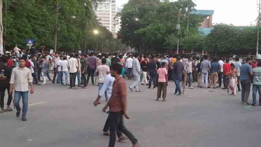 আন্দোলনকারী-ছাত্রলীগের মধ্যে ধাওয়া-পাল্টা ধাওয়া