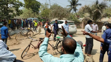 দুর্ঘটনাস্থল পরিদর্শনে গিয়ে হামলার শিকার ইউএনও