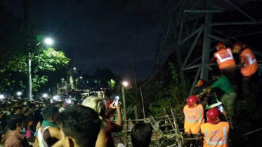 বিয়ের দাবিতে গভীররাতে বৈদ্যুতিক টাওয়ারে প্রেমিক