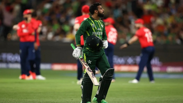 ইতিহাস বদলে দিতে ইংল্যান্ডের লক্ষ্য ১৩৮